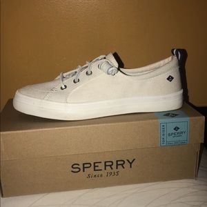 Brand new women’s sperrys (never worn)